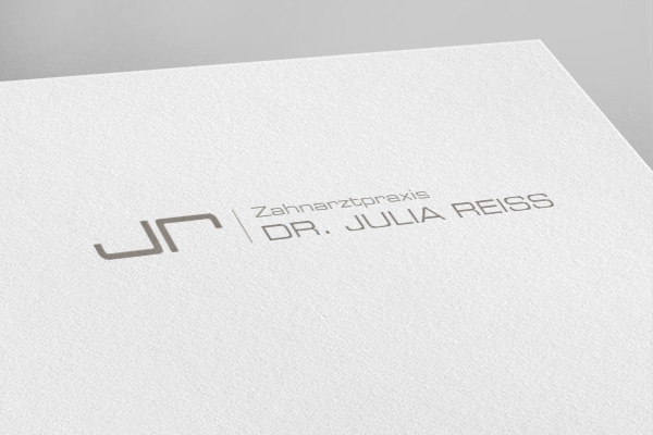 Zahnarzt Dr. Reiß Julia Unterhaching Logo Design