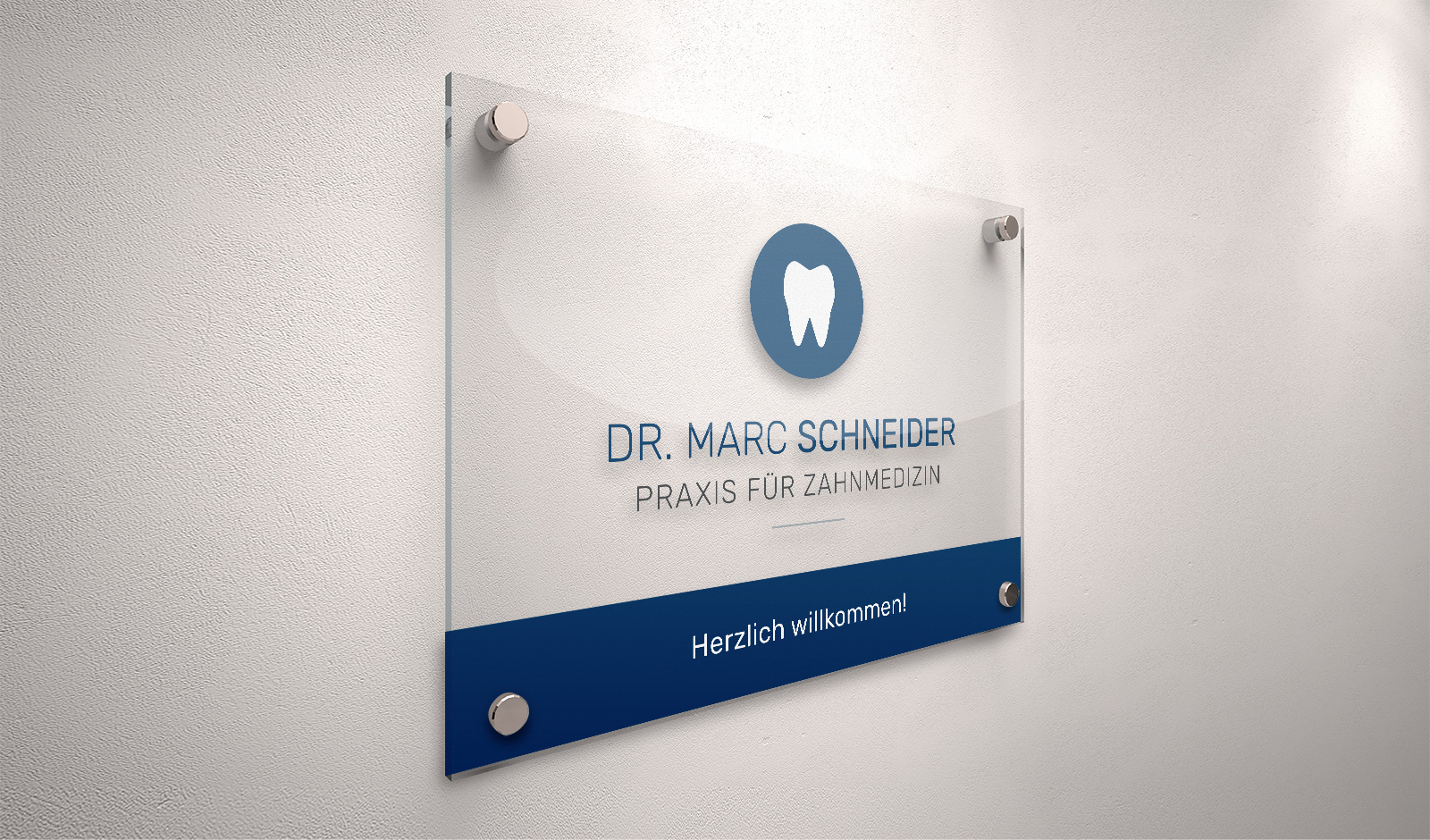 Zahnarztpraxis Dr. Marc Schneider in Riederich, Beschilderung